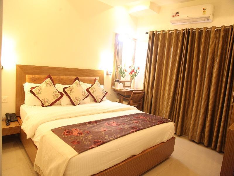 Hotel Poonam Plaza Agra  Exterior photo