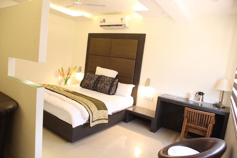 Hotel Poonam Plaza Agra  Exterior photo