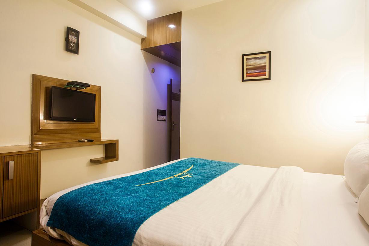 Hotel Poonam Plaza Agra  Exterior photo