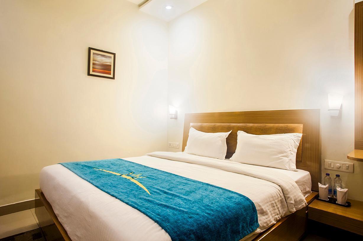 Hotel Poonam Plaza Agra  Exterior photo